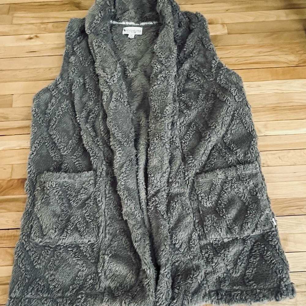 KOOKABURRA by UGG vest size medium